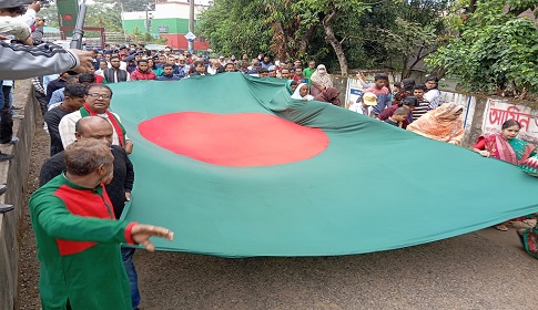 মৌলভীবাজার হানাদার মুক্ত দিবসে লাল-সবুজের বিজয় মিছিল